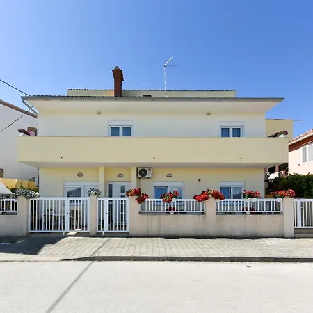 Xenia Apartment